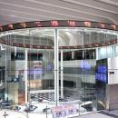 日経平均株価は前場で6万5,800円台を回復。AI関連...