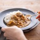 唐津市の学校給食のカレーに金属片混入、6月29日から