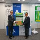 ファミリーマート、青山商事とフードドライブで連携し
