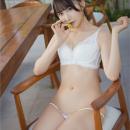 紙の1st写真集よりもさらに露出がパワーアップ！現役