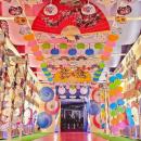 風鈴6,000個のトンネルと、うちわ・扇子1,000個の展示